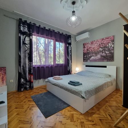 Reni'S Apartment-With Private Parking In Center Burgas Exterior foto