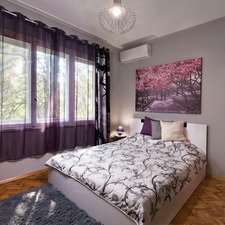 Reni'S Apartment-With Private Parking In Center Burgas Exterior foto