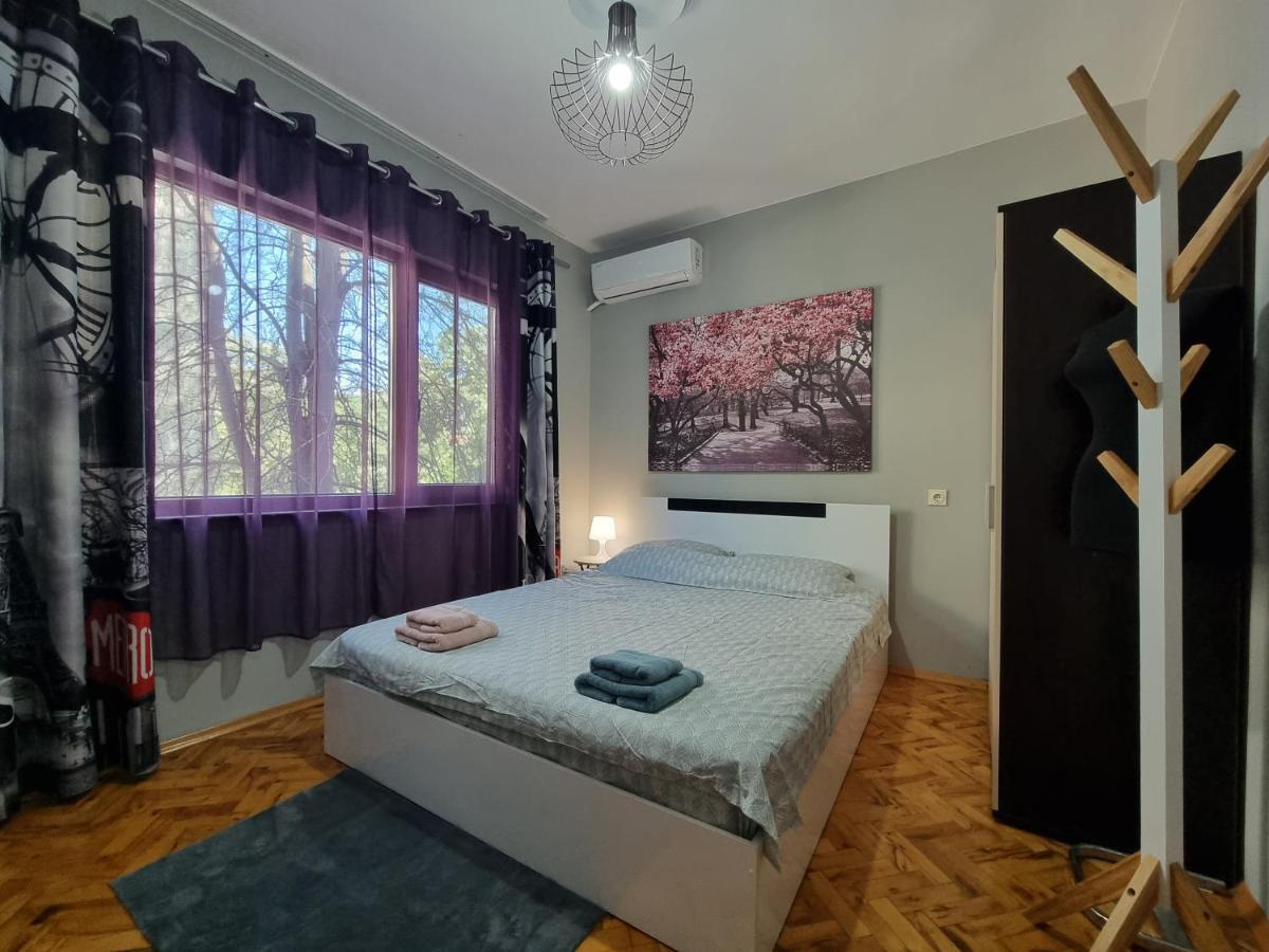 Reni'S Apartment-With Private Parking In Center Burgas Exterior foto