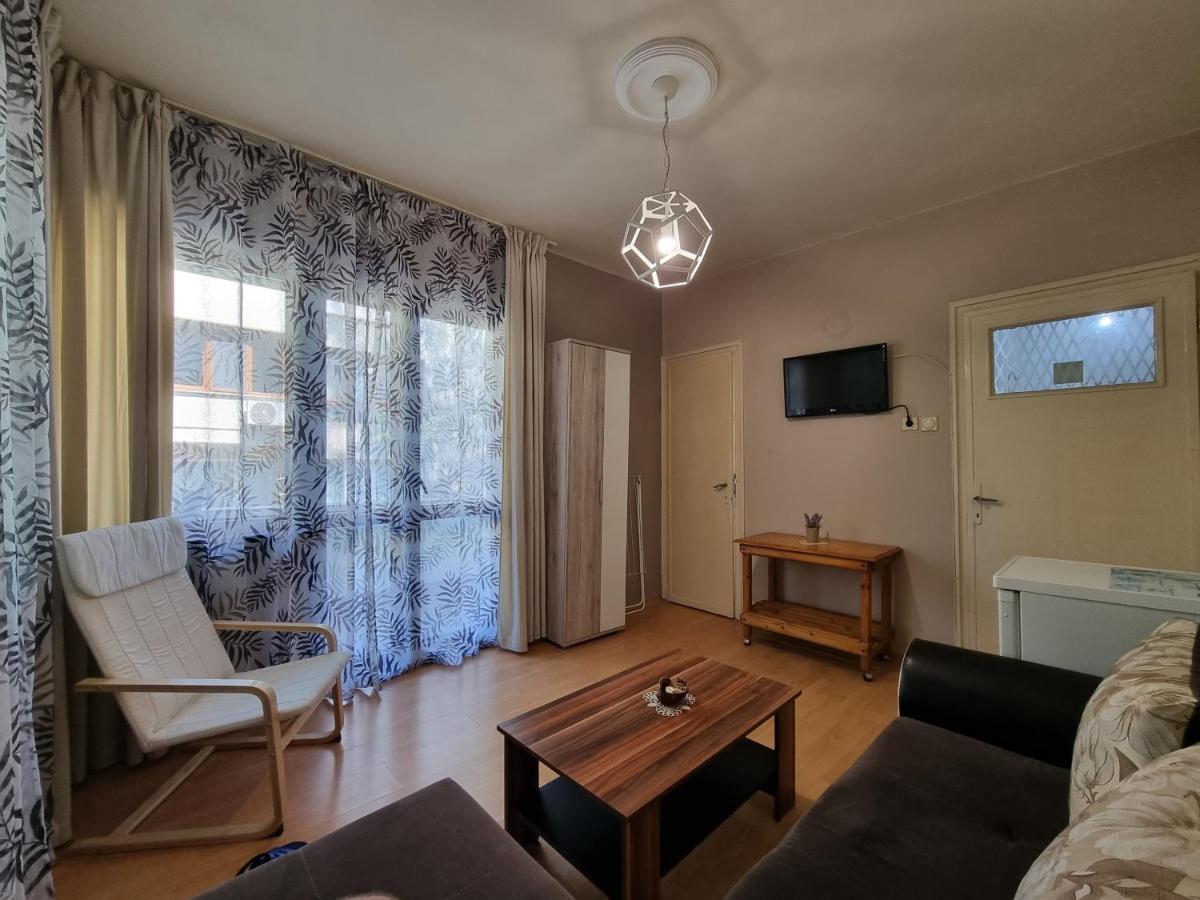 Reni'S Apartment-With Private Parking In Center Burgas Exterior foto