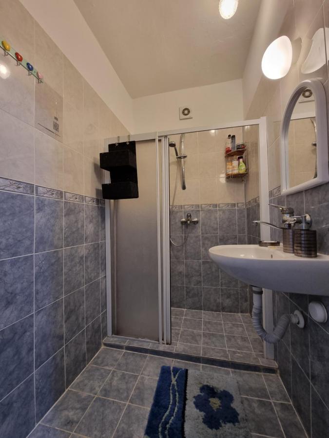 Reni'S Apartment-With Private Parking In Center Burgas Exterior foto