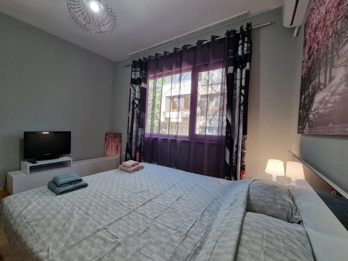 Reni'S Apartment-With Private Parking In Center Burgas Exterior foto