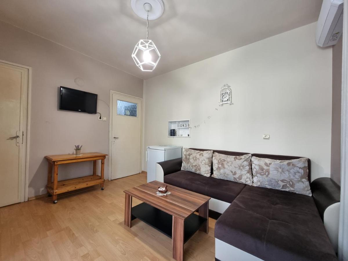 Reni'S Apartment-With Private Parking In Center Burgas Exterior foto
