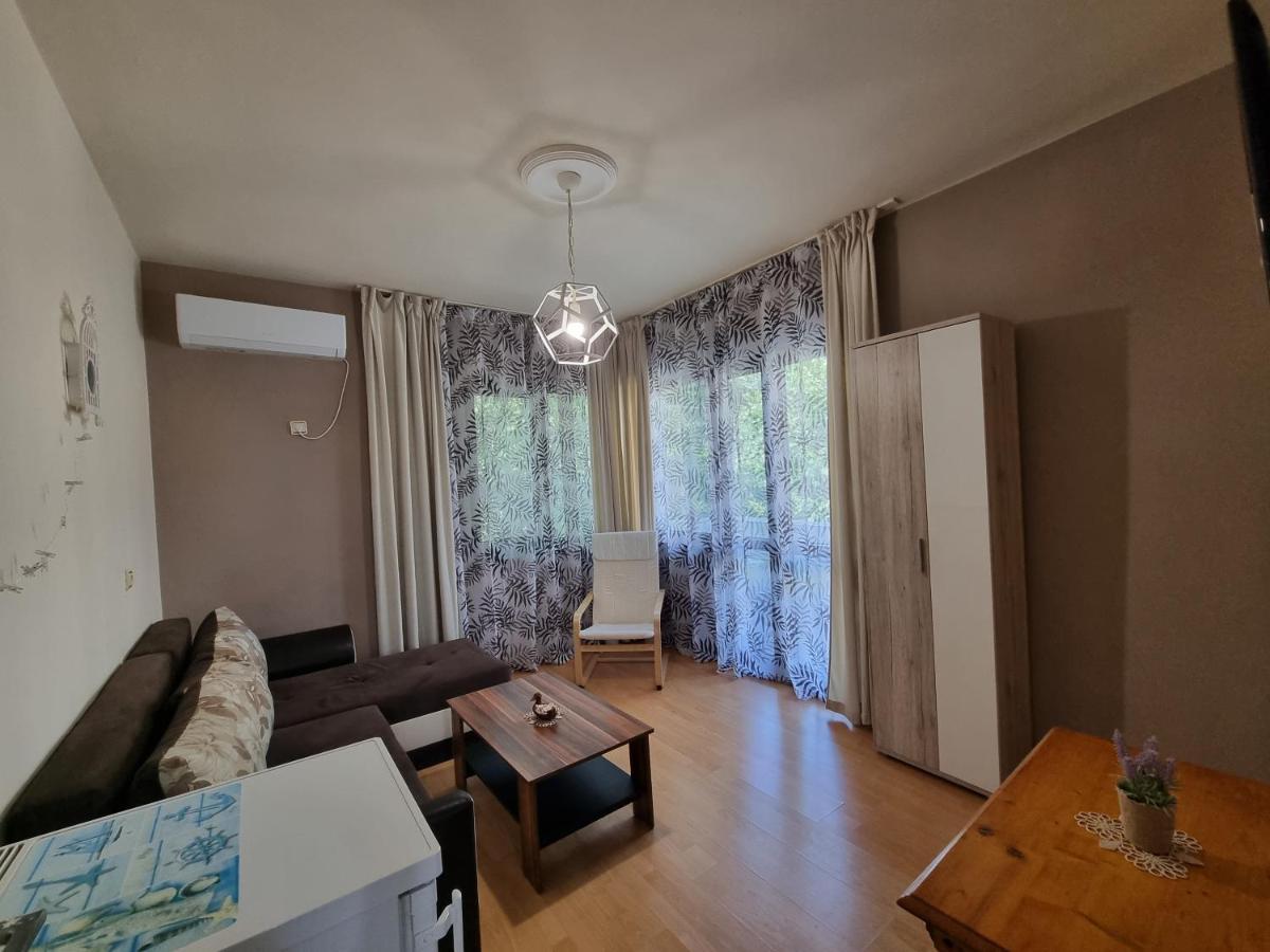 Reni'S Apartment-With Private Parking In Center Burgas Exterior foto
