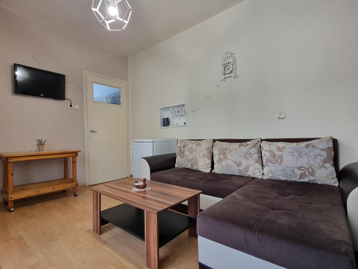 Reni'S Apartment-With Private Parking In Center Burgas Exterior foto