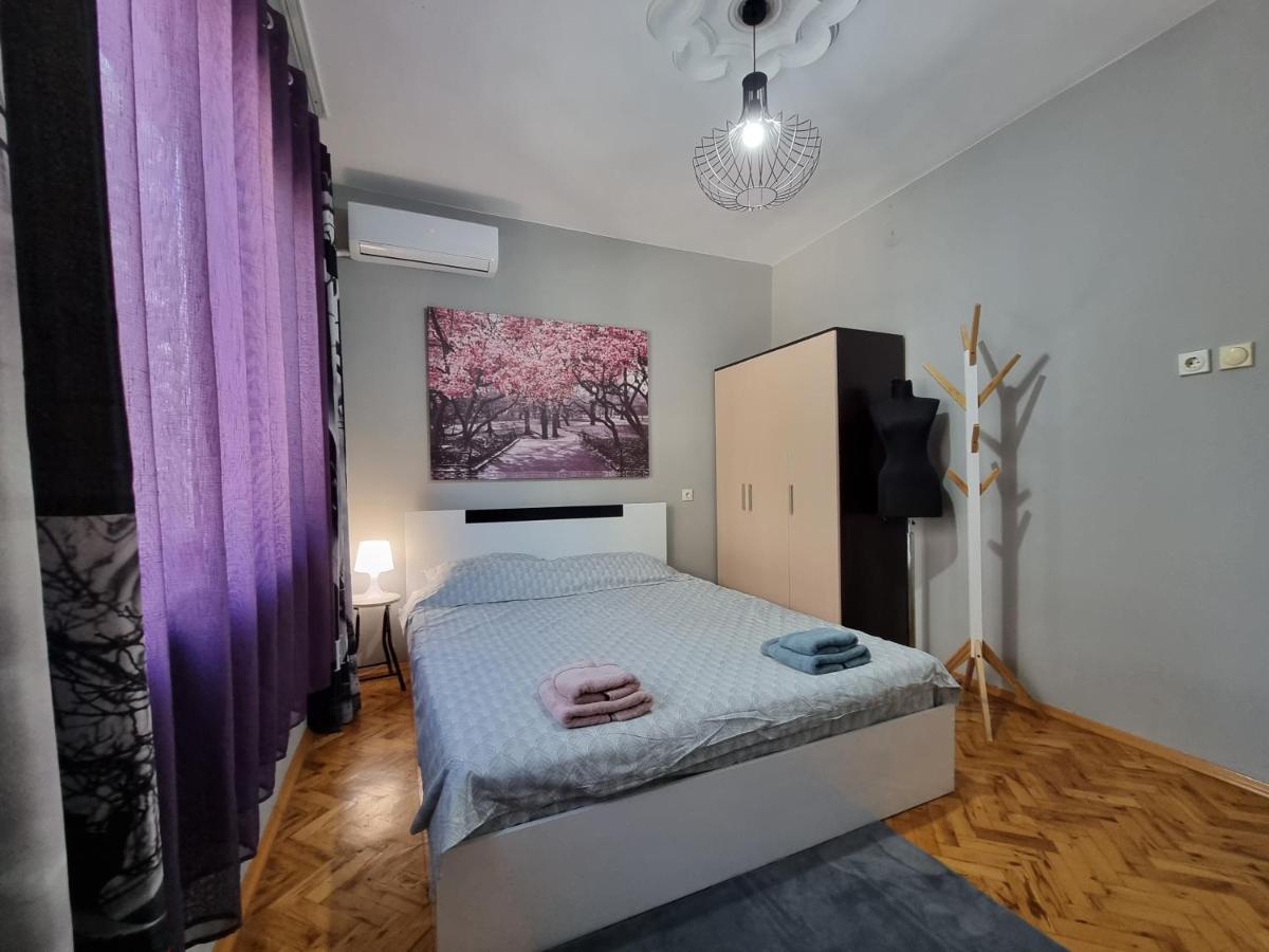 Reni'S Apartment-With Private Parking In Center Burgas Exterior foto