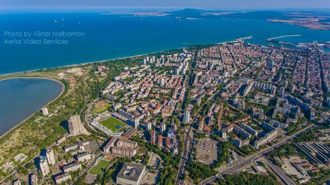 Reni'S Apartment-With Private Parking In Center Burgas Exterior foto