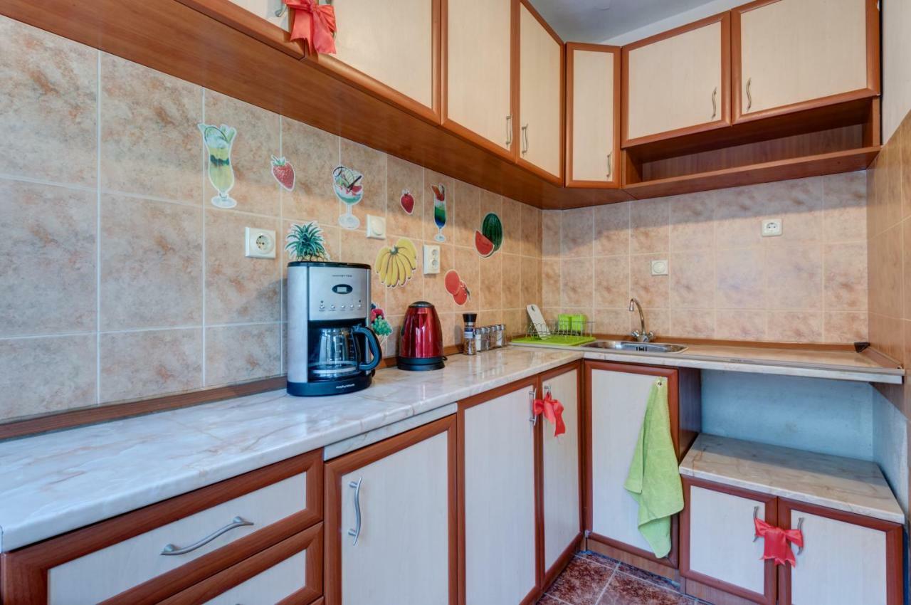 Reni'S Apartment-With Private Parking In Center Burgas Exterior foto